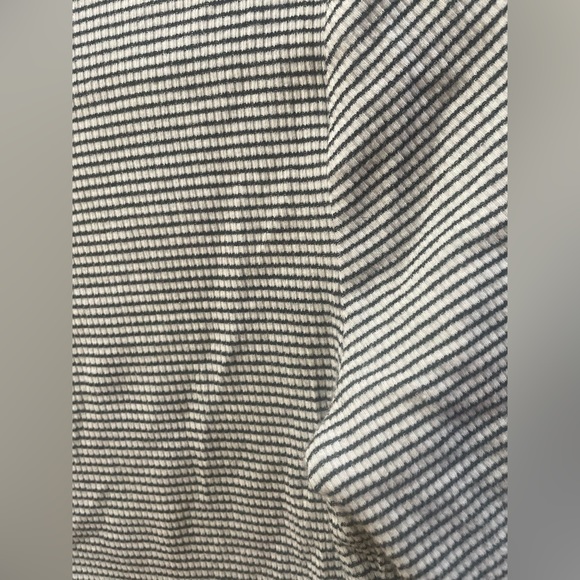 GAP Stripe Ribbed Henley Shirt Top M- V NECK black/white stripe 96% cotton 4% sp - Picture 6 of 7